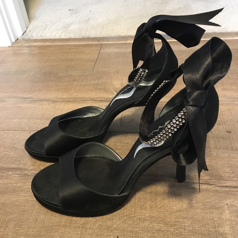 Nina dressy black high heels